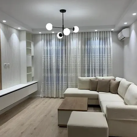 Apartment In Near Airport + Parking